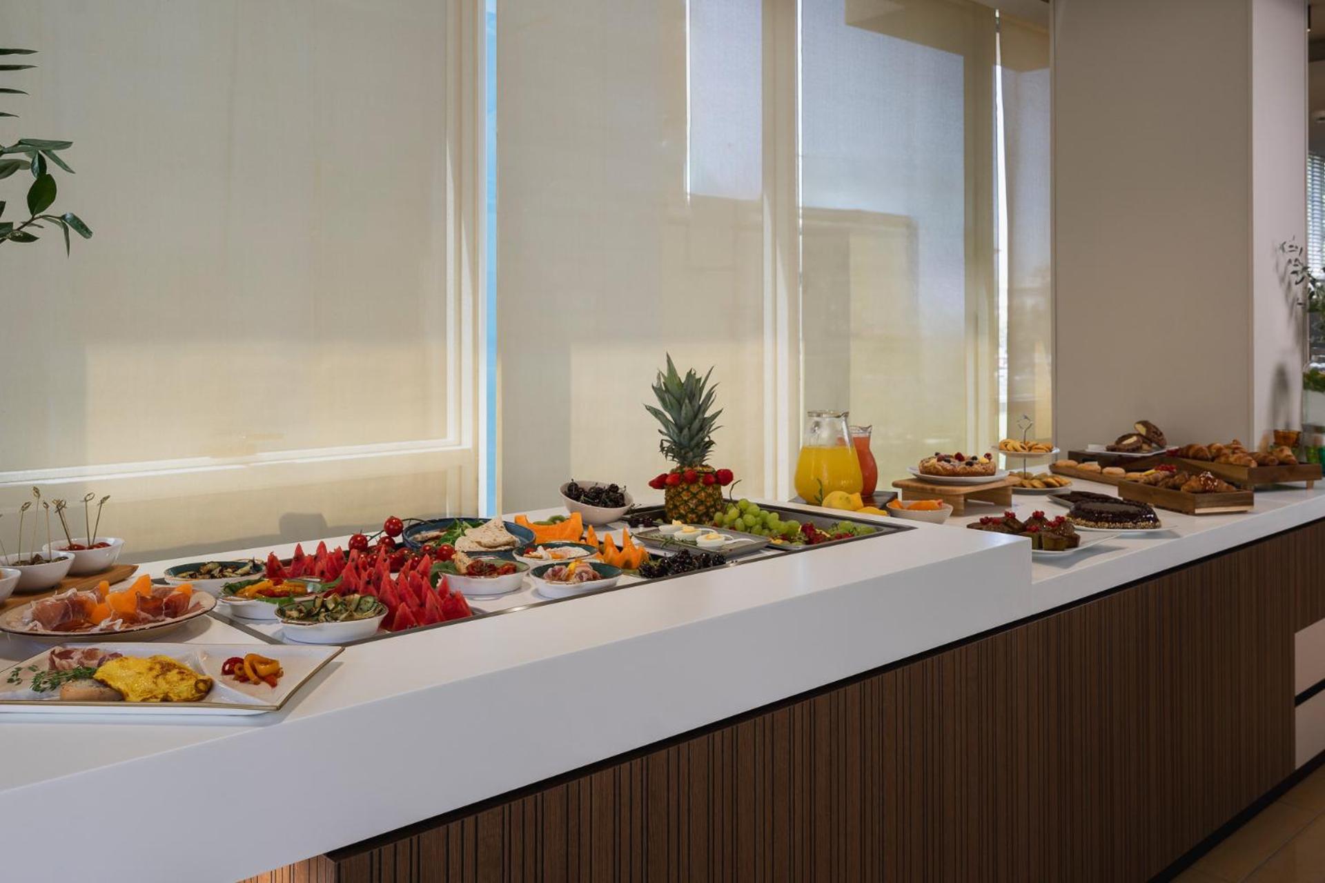 Riviera Hotel 3*