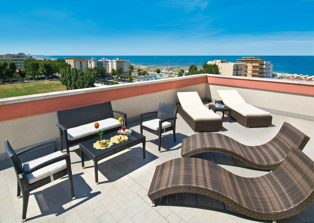 Riviera Hotel 3*